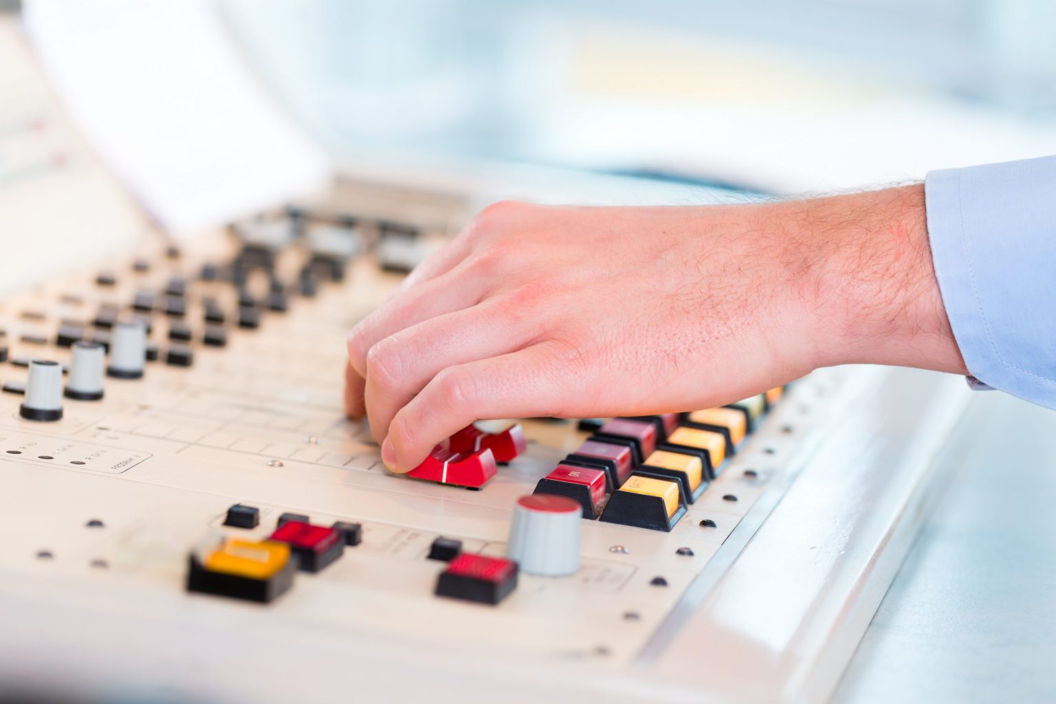 Como fazer o roteiro de um programa de rádio?